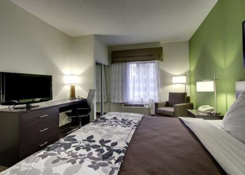 Sleep Inn & Suites Harrisonburg Near University Room photo