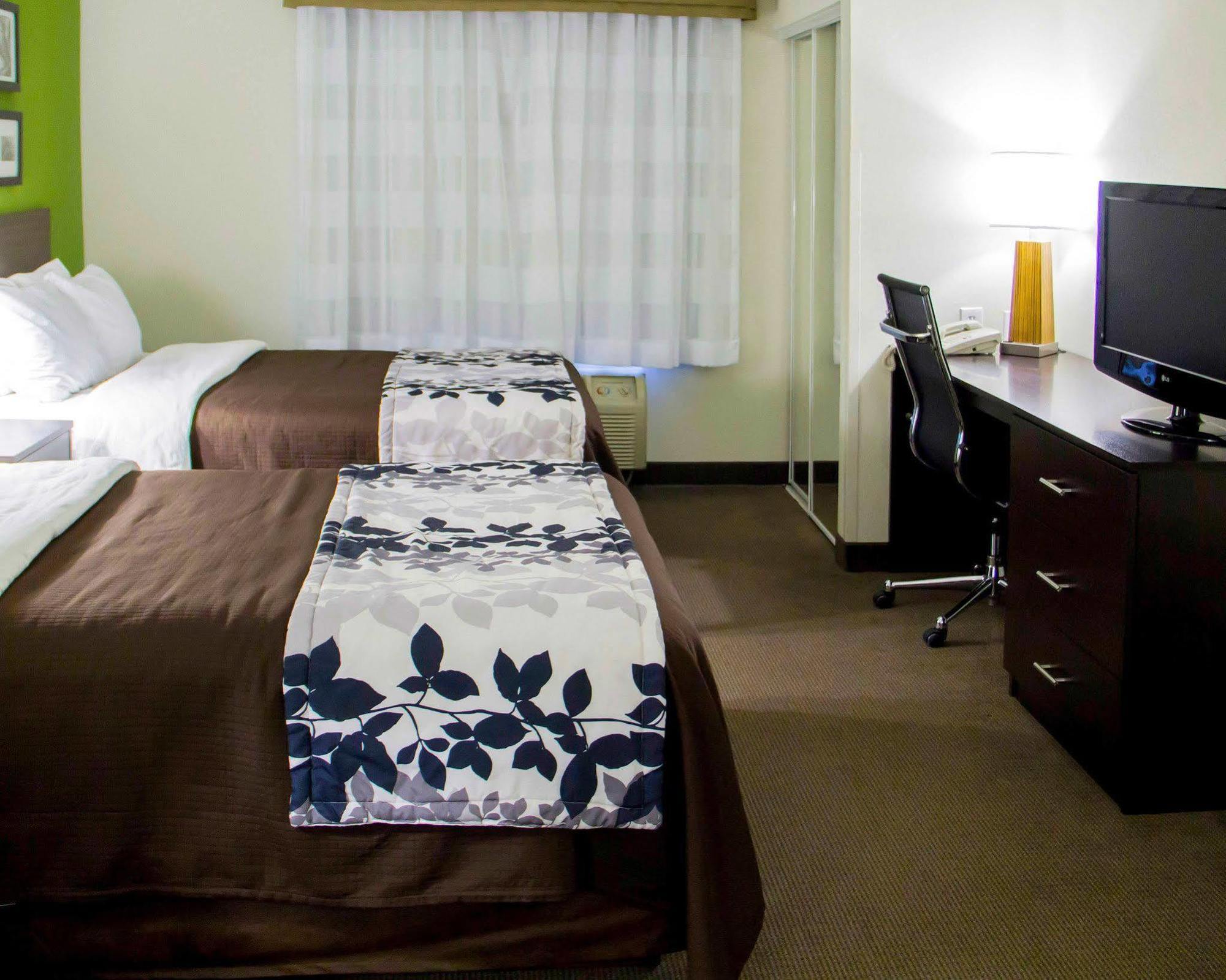 Sleep Inn & Suites Harrisonburg Near University Exterior photo
